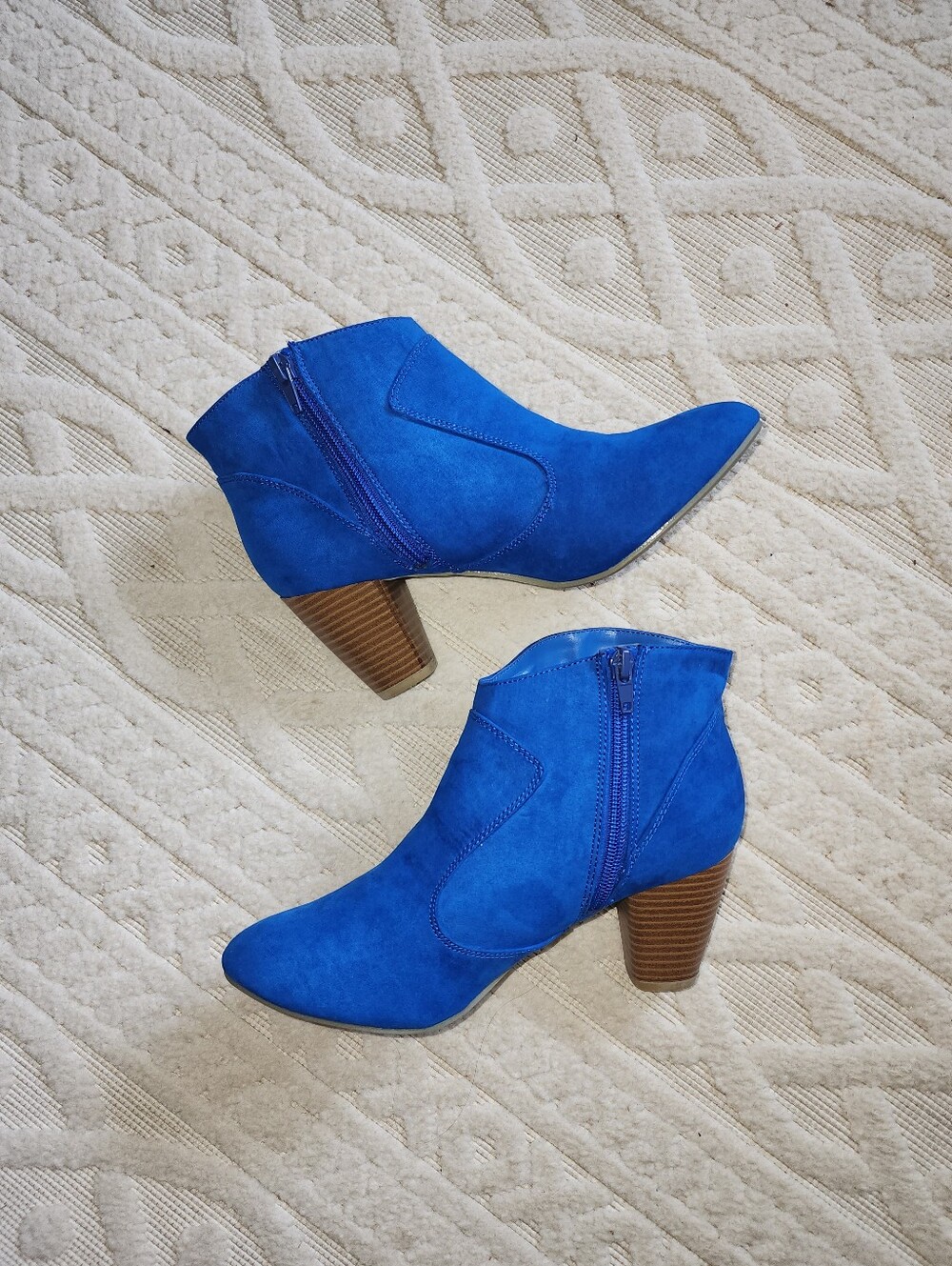 7 Chinese Laundry Royal Blue Suede Ankle Booties